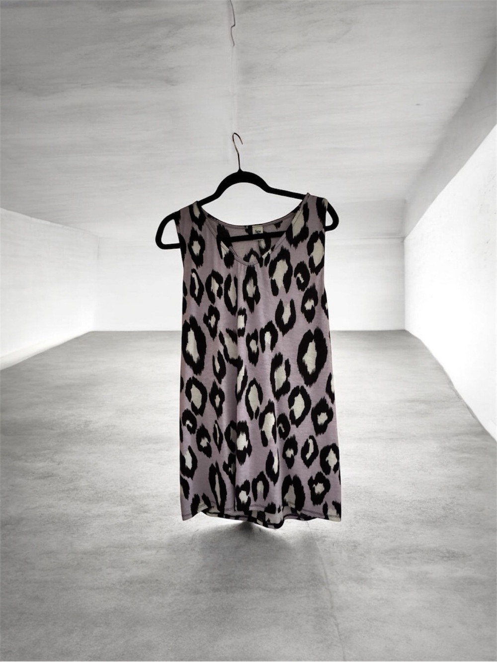 Sew in Love Women’s 3X sleeveless summer tank. Leopard print purple & black. EUC